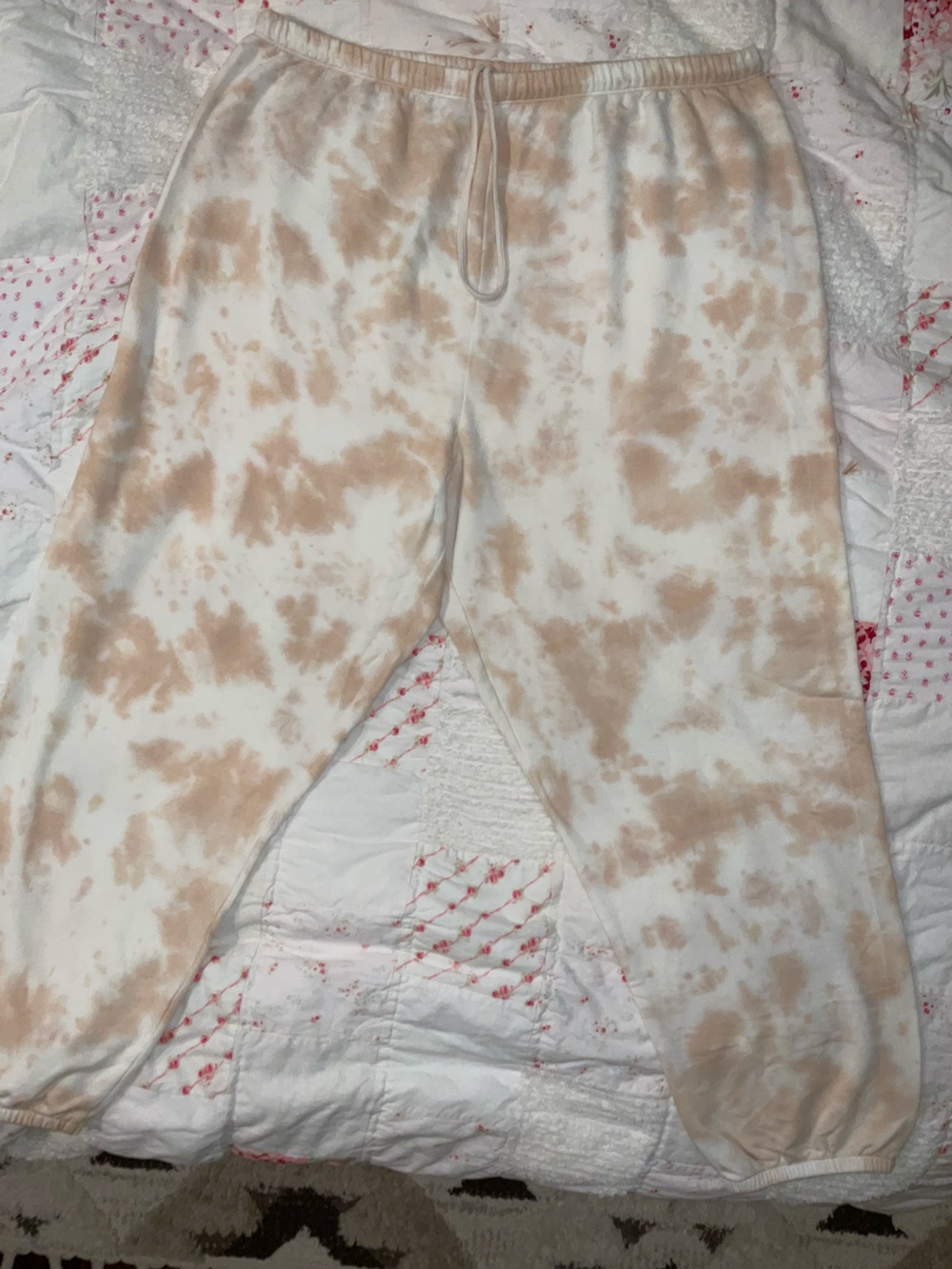 American Eagle Offline Beige and White Tie-Dye Sweatpants